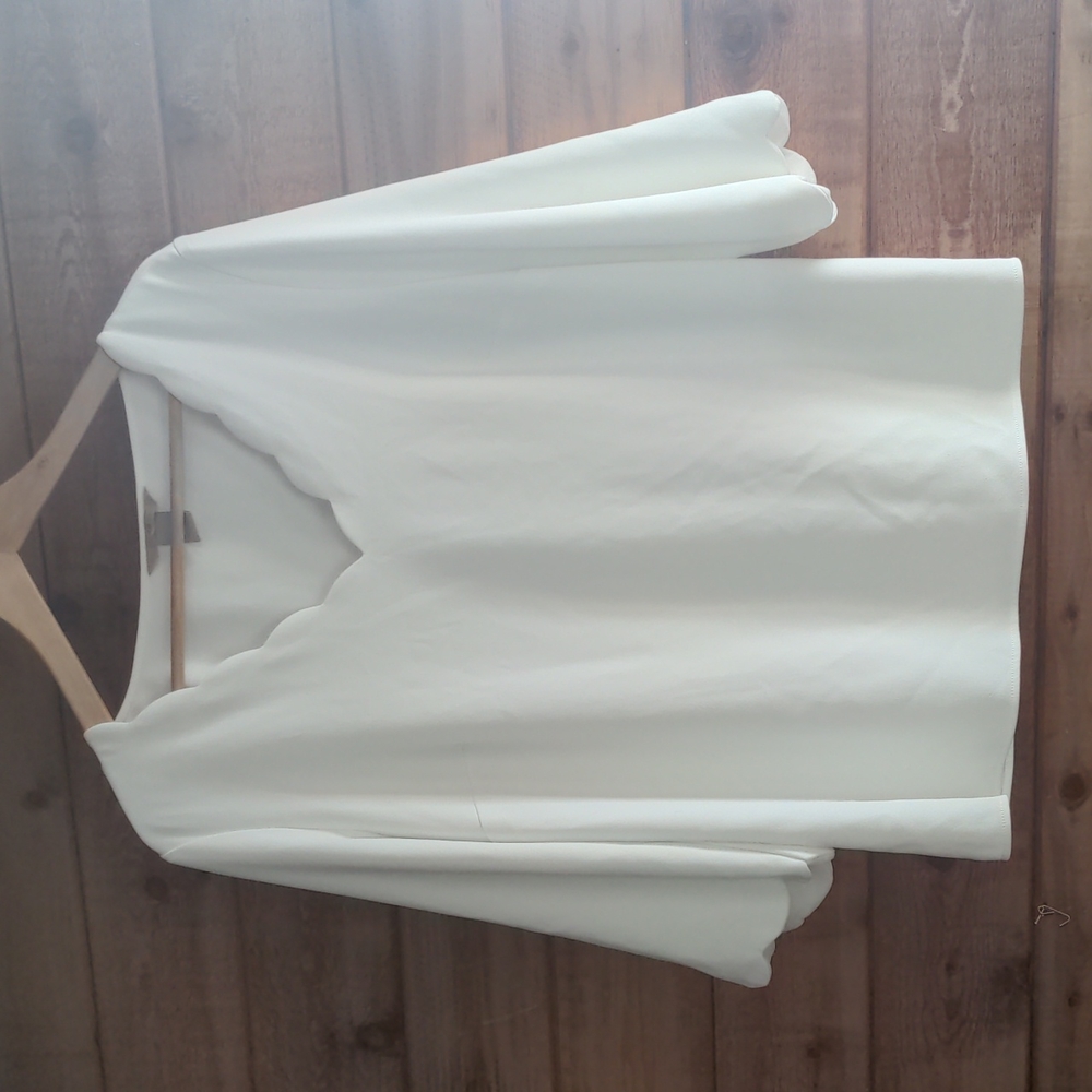 H&M Off-white scalloped blouse Large